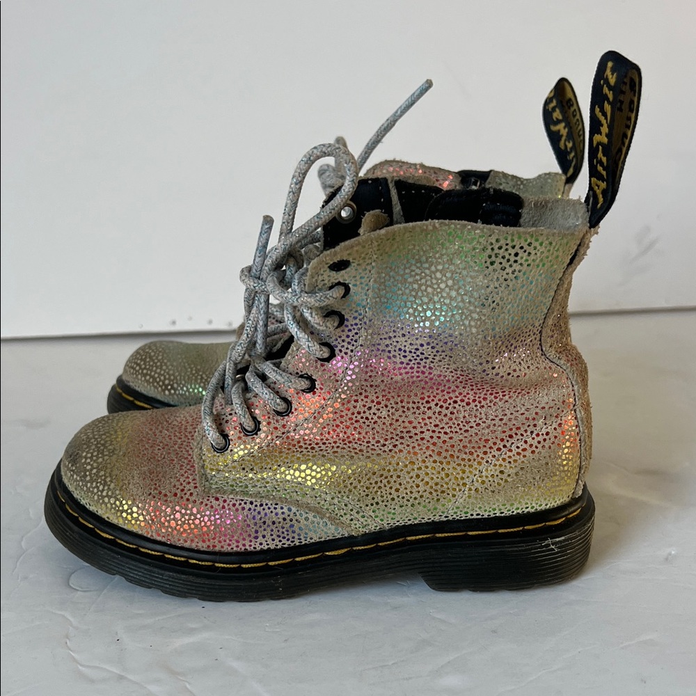 Dr. Martens 1460 Pascal Kid's boots iridescent or "rainbow kidray" Sz 9 🍒